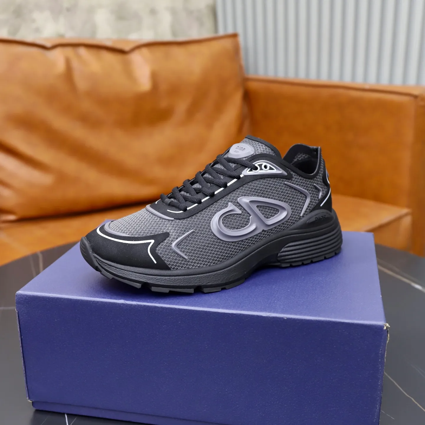 Ex-factory price: 560💰DIOR#B30 COUNTDOWN TECH shoes 1. Inspired by lighter running shoes this season 2. Made of multi-layer transparent nylon upper, futuristic 3. CD30 rubber logo on the tongue/heel to highlight the brand style 4. Equipped with ultra-light foam midsole for the ultimate comfortable wearing experience 5. The entire series uses WELDED (seamless bonding) technology to ensure durability and lightness 6. Full size dopamine color matching, 39-45 (38, 46 customized)